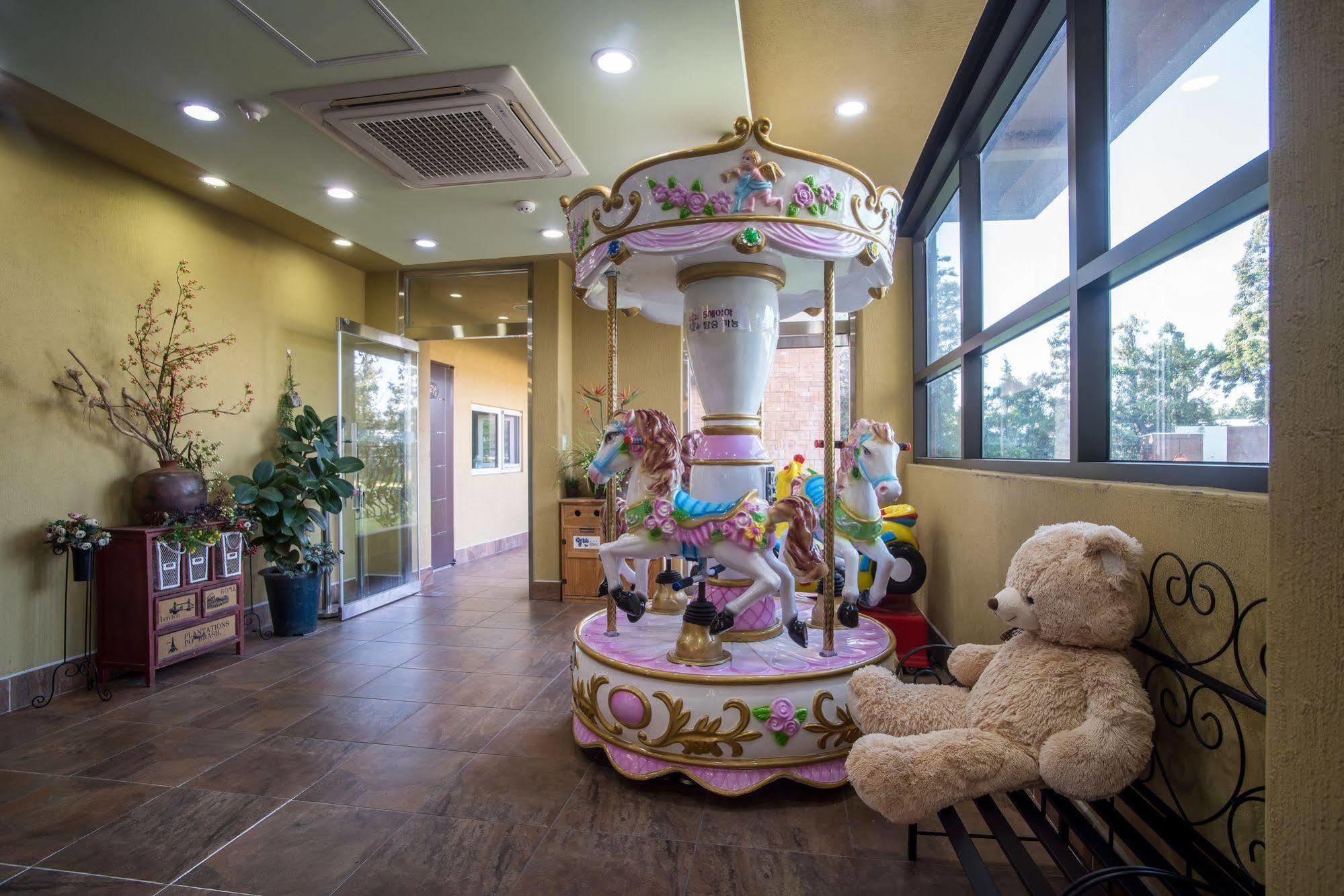 Famille Spa Resort Seogwipo Zewnętrze zdjęcie