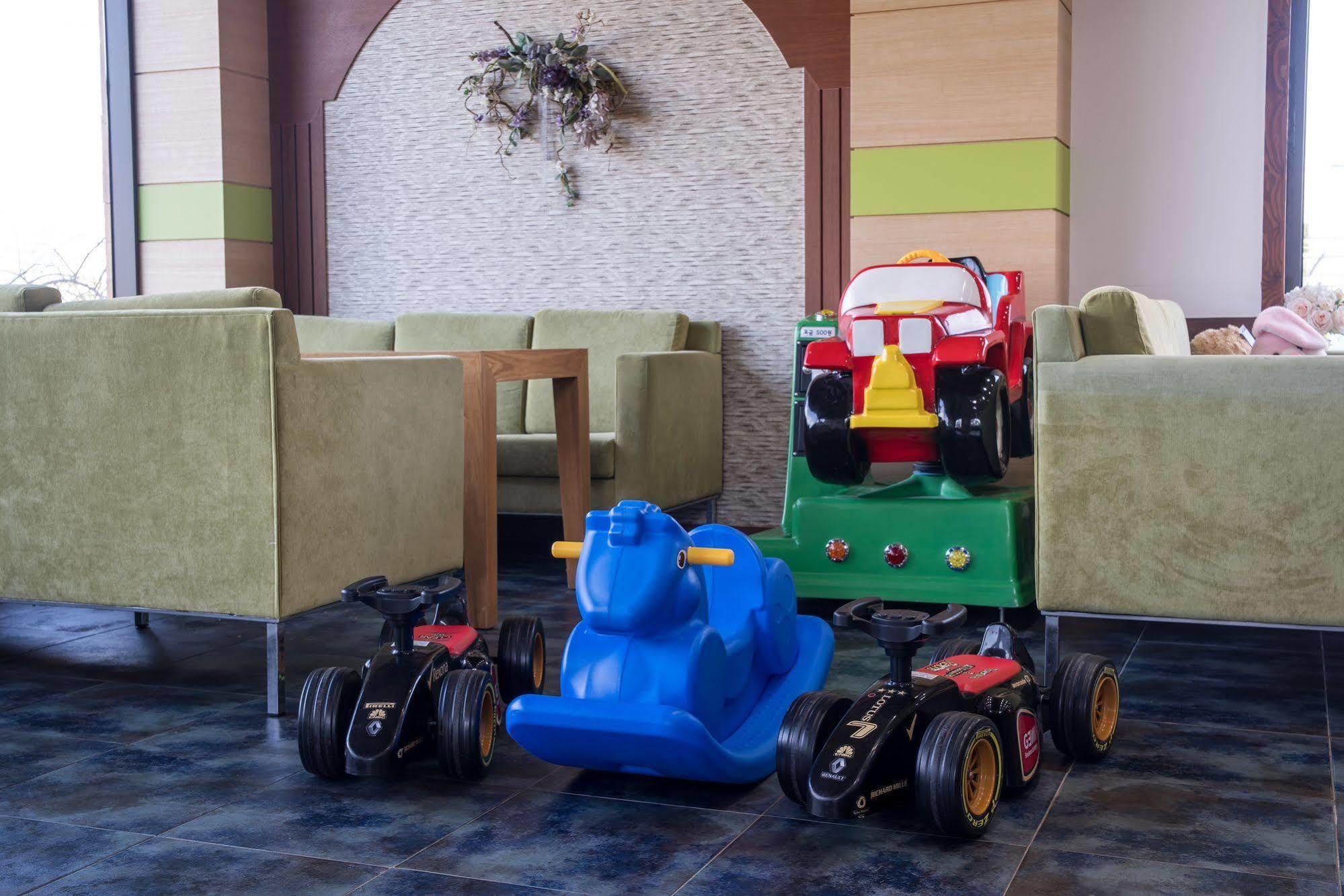 Famille Spa Resort Seogwipo Zewnętrze zdjęcie